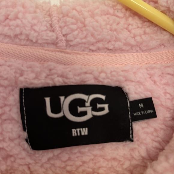 UGG Loyra Sherpa Hoodie in Light Pink Size Medium - Picture 4 of 6